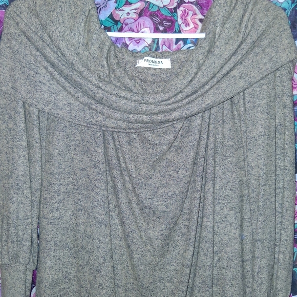 Promesa Long Sleeve Cowl Neck Sweater M/L - Picture 4 of 6